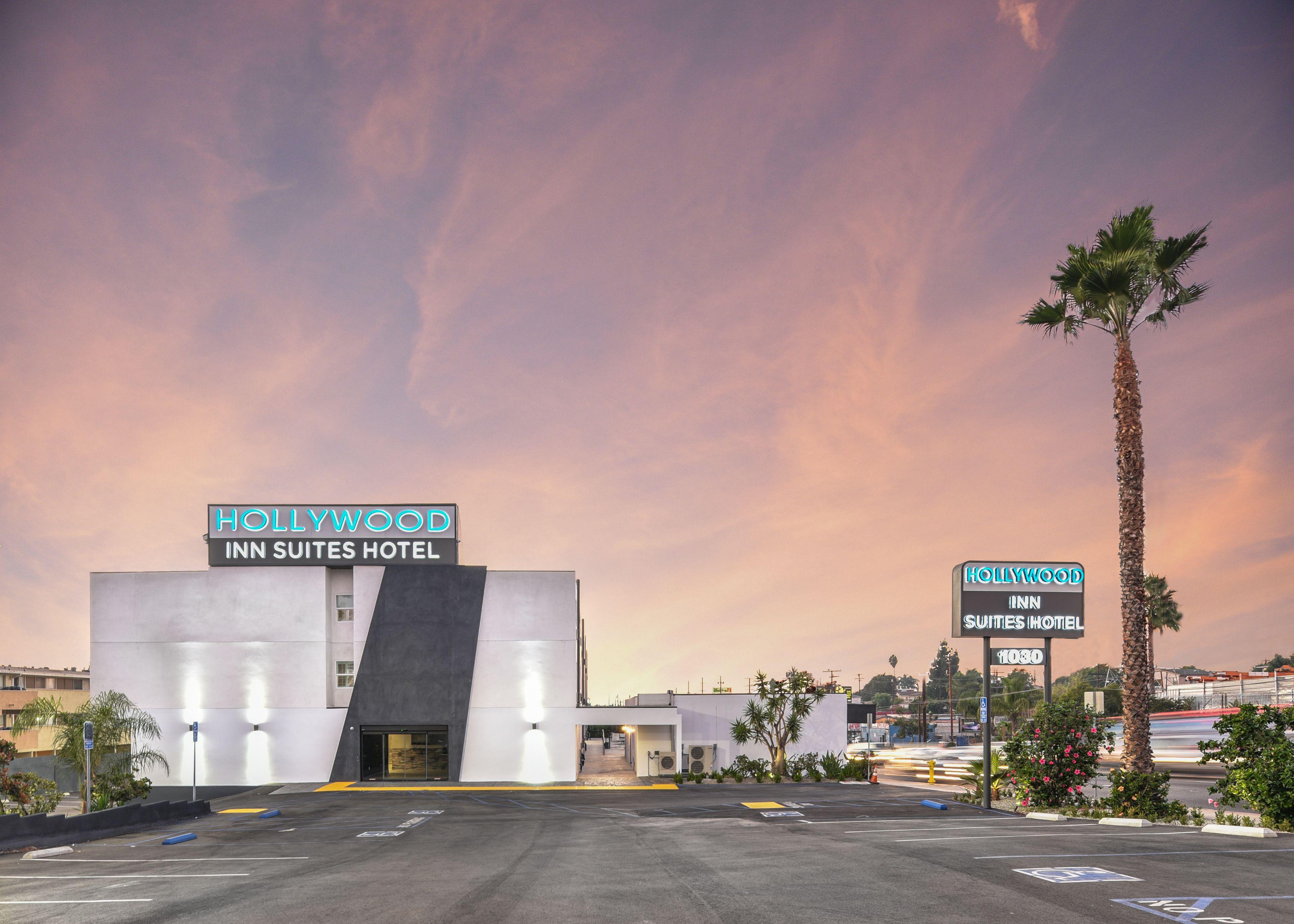 2 Budget Hotels Near George Washington Carver Park That Deliver