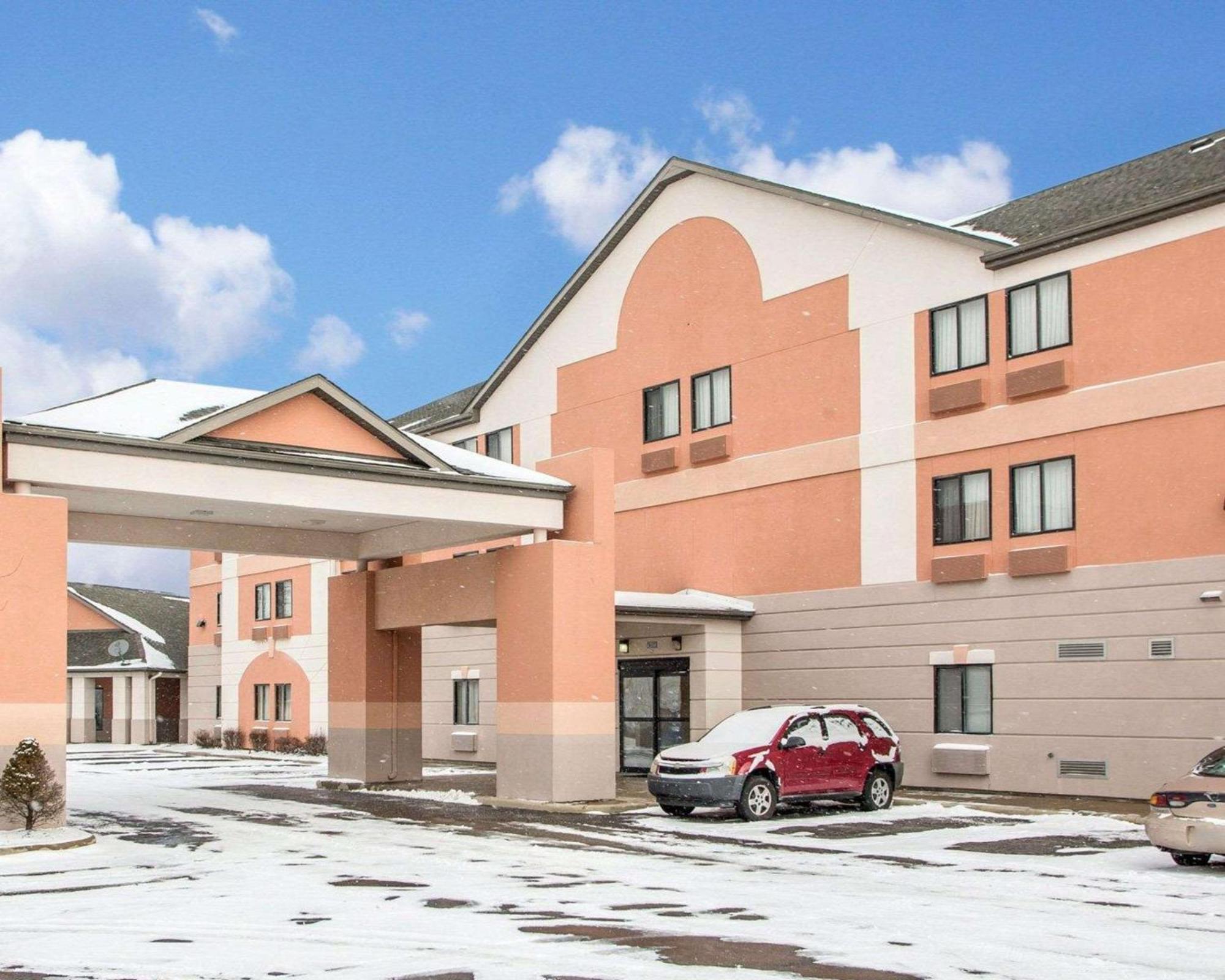 6 Budget Hotels Close to Saint Joan of Arc in Merrillville