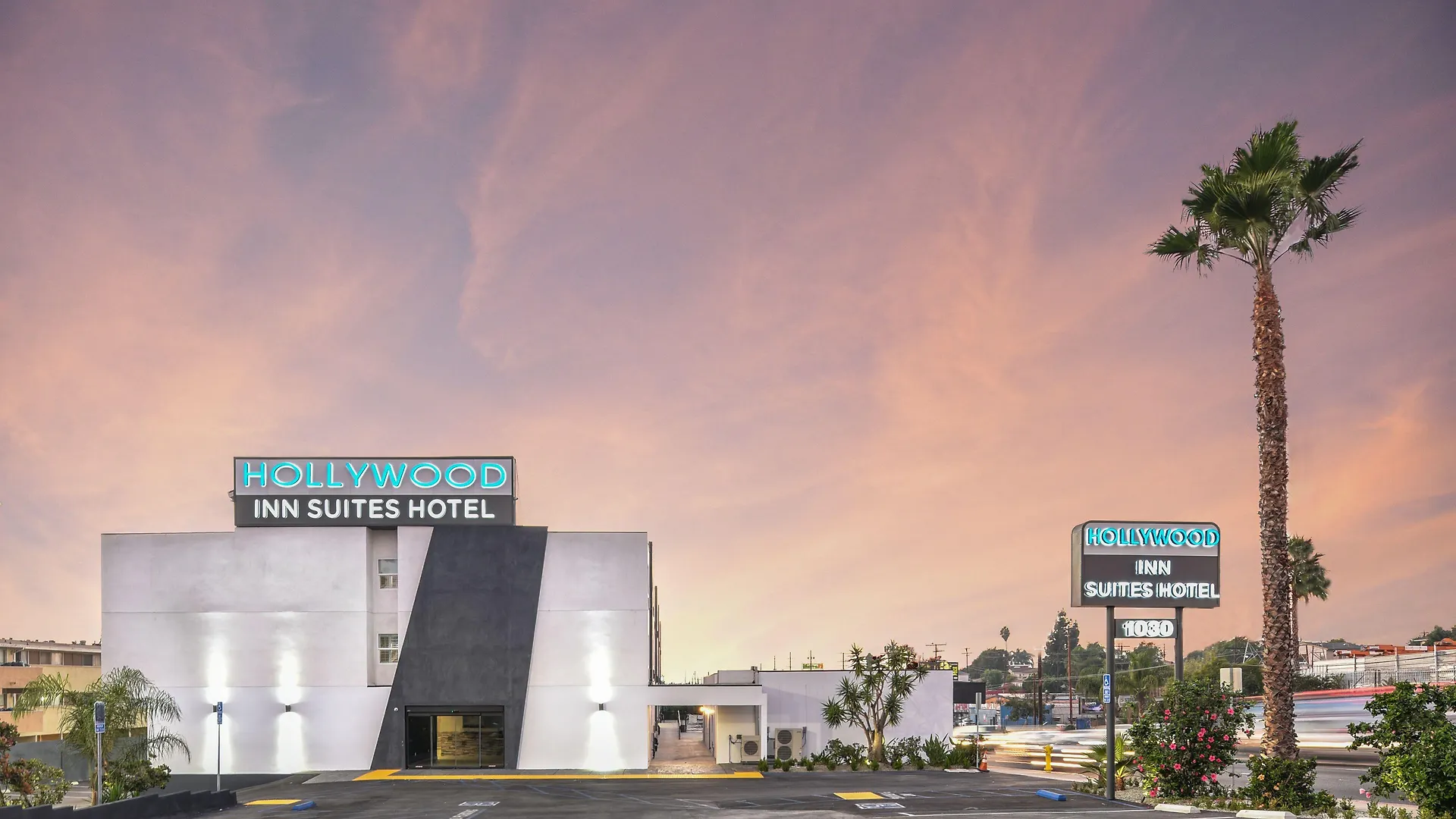 2 Budget Hotels Near George Washington Carver Park That Deliver