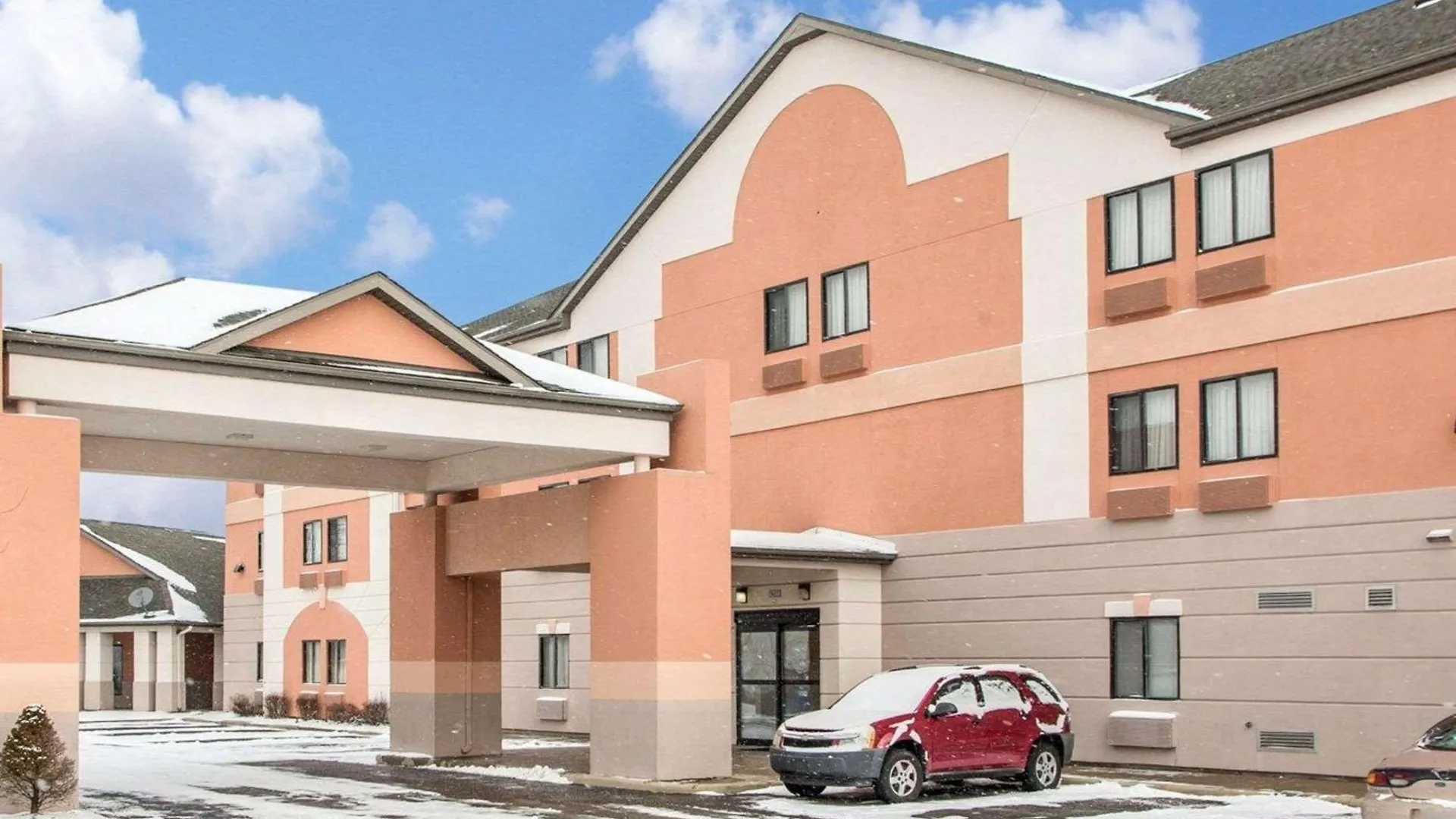 6 Budget Hotels Close to Saint Joan of Arc in Merrillville