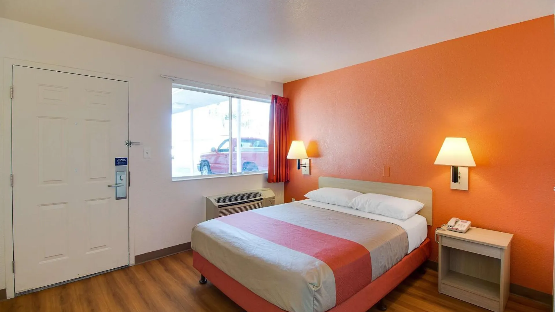 Where to Stay Near Phoenix Zoo: 4 Airport Hotels Reviewed