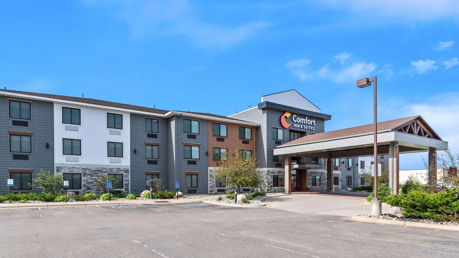 6 Smart Hotels in the Midwest Worth Booking