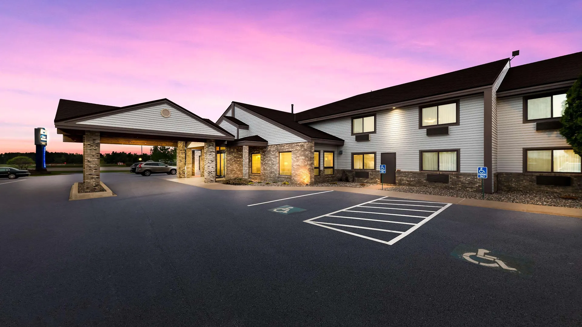 15 Smart Business Hotels In Wisconsin Worth Booking