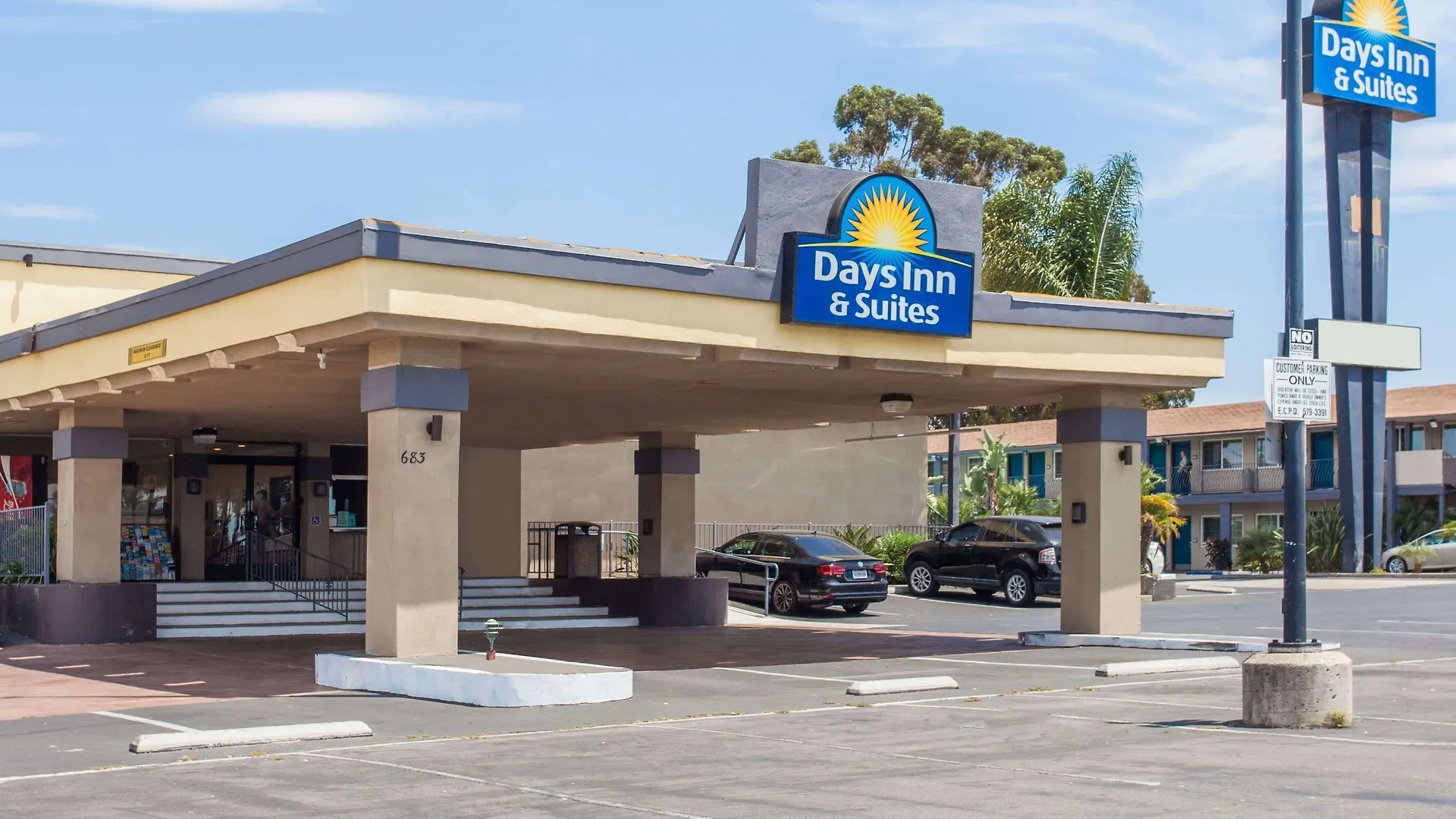 Where to Stay Near Parkway Plaza: 2 Best El Cajon Resorts