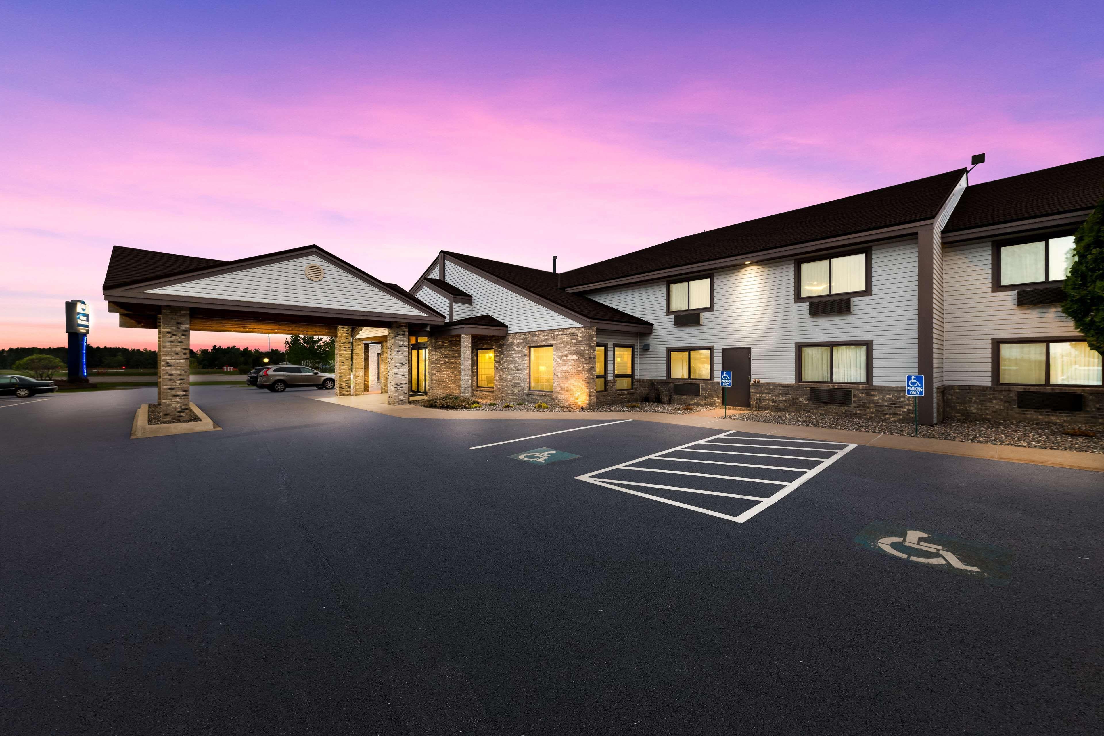 15 Smart Business Hotels In Wisconsin Worth Booking